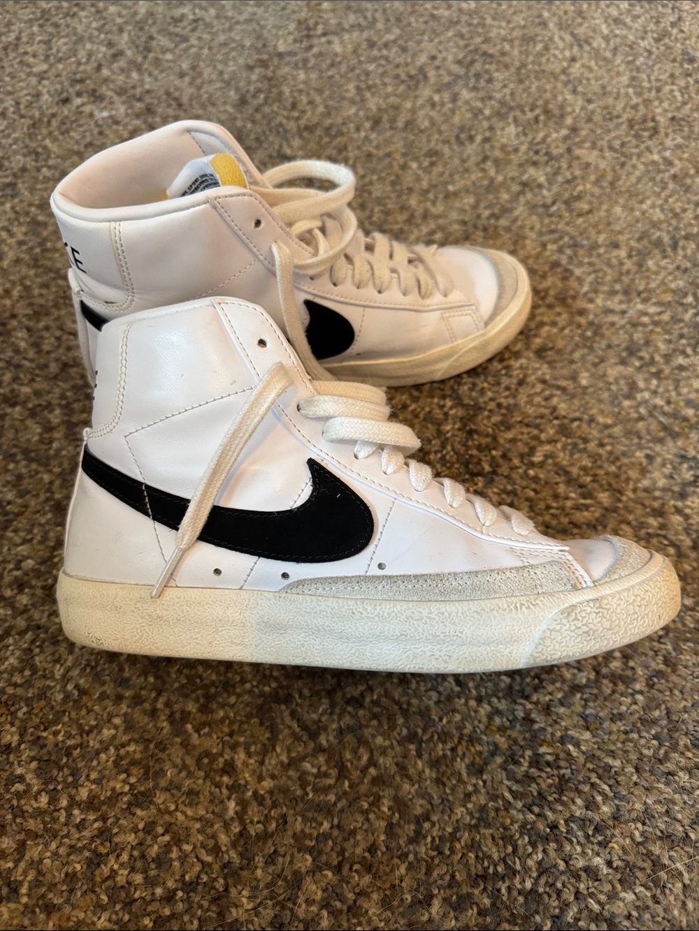 Nike Blazer White High-Top Sneakers Girls 6.5/Women’s 7.5